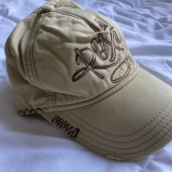 (Sold)Roxy Beige Cap with Embroidered Detail - Picture 4 of 4